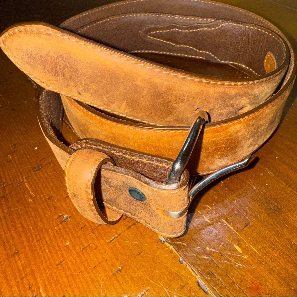 Silver Creek Classic Brown Leather Men's Belt
Size 38 - Picture 2 of 11
